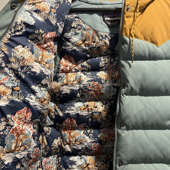 Patagonia Women's Bivy Hooded Vest - Picture 3 of 4